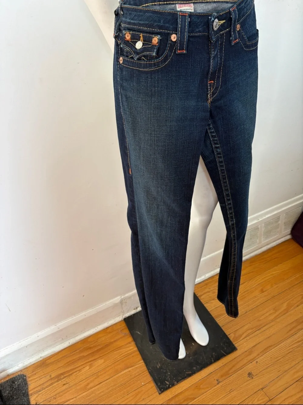True Religion Slim Fit Women's Dark Indigo Skinny Jeans - Picture 2 of 10